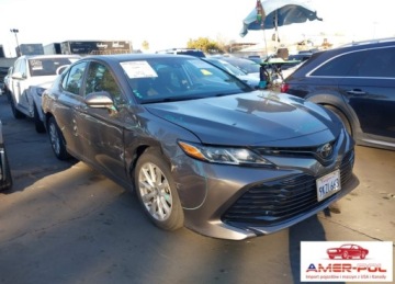 Toyota Camry IX 2019 Toyota Camry LE od ubezpieczalni 2.5 Benzyna 203KM