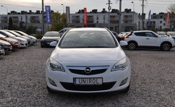 Opel Astra J Sports Tourer 1.4 Twinport ECOTEC 100KM 2012 Opel Astra 150 JAHRE Benzyna Tempomat Cz. parkowania Klimatyzacja 1.4 100KM, zdjęcie 2