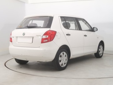 Skoda Fabia II Hatchback Facelifting 1.2 HTP 60KM 2011 Skoda Fabia 1.2, Salon Polska, zdjęcie 4