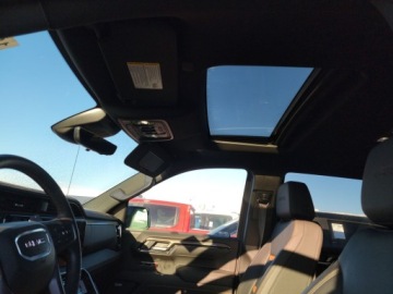  GMC Sierra 1500 Crew Cab Short Bed At4 4SB 2025 6.2 Benzyna 420KM, zdjęcie 2