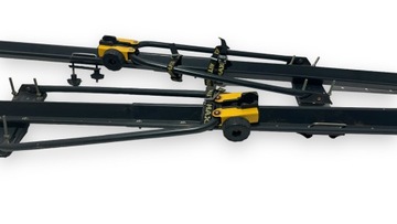 Багажник Thule на крышу с держателями для велосипедов.