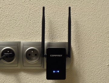 МОЩНЫЙ УСИЛИТЕЛЬ ПОВТОРИТЕЛЬ СИГНАЛА Wi-Fi МАРШРУТИЗАТОР Wi-Fi БОЛЬШОЙ ДЕЙСТВИЕ ДВЕ АНТЕННЫ