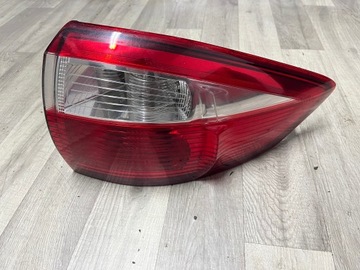 FORD C-MAX MK2 LAMPA PRAWA TYŁ W BŁOTNIK