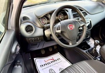 Fiat Punto Grande Punto Hatchback 5d 1.4 16V 95KM 2010 Fiat Punto EVO 1.4 75KM po pelnym serwisie stan idealny klimatyzacja bezwy, zdjęcie 5