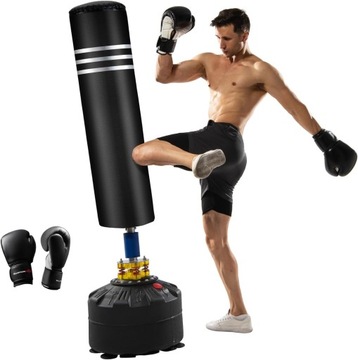 Отдельно стоящий боксер был одет в боксерский боксёр ростом 175 см и боксёрские перчатки.