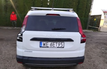 Dacia Jogger 1.0 TCe 110KM 2024 Dacia Jogger 2924r, SALON. 1.0Benzyna. Uszkodzone boki. Poobijana. VAT 23, zdjęcie 19