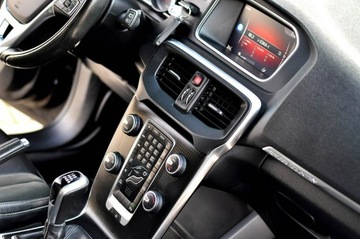 Volvo V40 II Hatchback Facelifting 2.0 D2 120KM 2017 Volvo V40 LiFt Full Led R-Design Digital Alcantara, zdjęcie 20