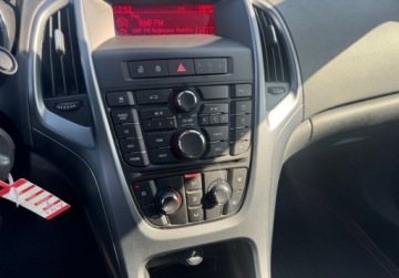 Opel Astra J GTC 1.4 Turbo ECOTEC 140KM 2013 Opel Astra Niski przebieg, zadbany, 1.4 turbo 140 koni 1.4 Benzyna 140KM, zdjęcie 14