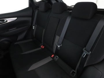 Nissan Qashqai II Crossover Facelifting 1.3DIG-T 140KM 2019 Nissan Qashqai klima auto navi kamera i czujniki, zdjęcie 16