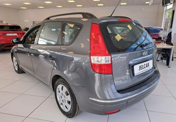 Hyundai i30 I CW 1.6 CRDi 90KM 2008 Hyundai i30 1,6 CRDi CW Kombi 1.6 Diesel 90KM, zdjęcie 10