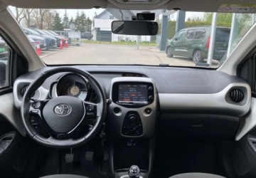 Toyota Aygo II Hatchback 5d 1.0 VVT-i 69KM 2016 Toyota Aygo Toyota Aygo Benzyna 69KM, zdjęcie 16