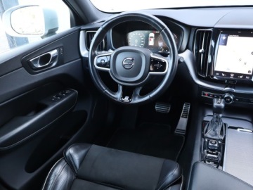 Volvo XC60 II Crossover D4 190KM 2018 Volvo XC60 D4, 187 KM, Automat, Skóra, Navi, zdjęcie 6