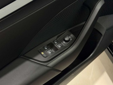 Skoda Octavia IV Liftback 1.5 TSI EVO 150KM 2024 Skoda Octavia Ambition Podgrzewana szyba Kamera cofania CarPlayAndroid, zdjęcie 18