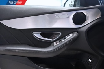 Mercedes Klasa C W205 Kabriolet Facelifting 1.5 200 184KM 2019 Mercedes-Benz Klasa C C200 4MaticFV23kamera cofania AMG line 1.5 184KM, zdjęcie 11