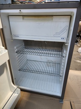 ХОЛОДИЛЬНИК ELECTROLUX МОЙКА ПЛИТА КЕМПЕР КАМЕРА