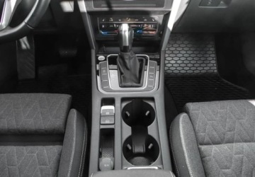 Volkswagen Passat B8 Variant Facelifting 2.0 TDI SCR 150KM 2023 Volkswagen Passat 2.0 TDI 150KM DSG Business Fotele Podgrzewane LED MATRIX, zdjęcie 15