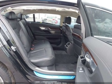 BMW Seria 7 G70 2022 BMW Seria 7 2022r., 4x4, 4.4L 4.4 Benzyna 523KM, zdjęcie 9