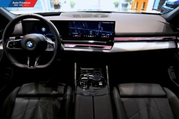 BMW Seria 5 G90-91 2025 BMW Seria 5 540d xDriveFV23Repair InclusivePakiet Sport M PROKamera Wnetrza, zdjęcie 9