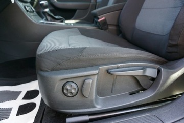 Volkswagen Passat B7 Limousine 2.0 TDI CR DPF BlueMotion 140KM 2011 Volkswagen Passat Sedan 2.0 TDi 140KM, zadbany,, zdjęcie 10