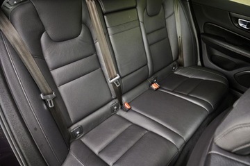 Volvo V60 II  Kombi 2.0 D3 150KM 2020 PIĘKNE V60 MOMENTUM PRO __ KUBEŁKOWE FOTELE, zdjęcie 29