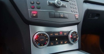 Mercedes Klasa C W204 Limuzyna 1.6 180 K BlueEFFICIENCY 156KM 2009 Mercedes-Benz Klasa C Benzyna Kompressor156KM Polskory Alu 1.6 156KM, zdjęcie 14