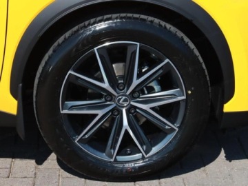 Lexus LBX 1.5 Hybrid 136KM 2025 Od ręki - Emotion 1.5 Hybrid 136KM | Wirtualny kokpit!, zdjęcie 13