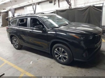 Toyota Highlander III 2024 Toyota Highlander XLE 2024 2.4l 2.4 Benzyna 265KM, zdjęcie 6