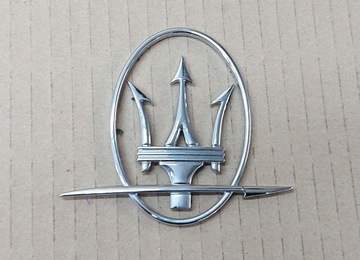 LOGO ZNAK BLATNÍKU ZADNÍ MASERATI GRANTURISMO
