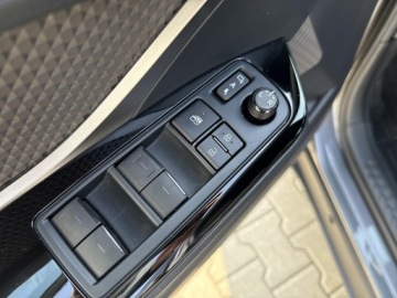 Toyota C-HR I Crossover Facelifting 2.0 Hybrid Dynamic Force 184KM 2020 Toyota C-HR 2.0 Hybrid Executive 2.0 Hybrid Execut, zdjęcie 16