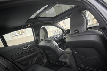 Volvo S60 II Sedan Facelifting 2.0 T4 DRIVE-E 190KM 2019 INSCRIPTION__ KAMERY 360__PANORAMA__HARMAN KARDON, zdjęcie 28