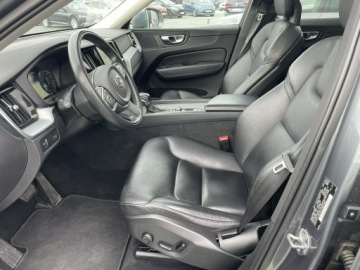 Volvo XC60 II Crossover T5 250KM 2018 Volvo XC 60 4x4 T5 Momentum 2018 kamera, zdjęcie 10