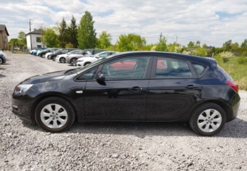 Opel Astra J GTC 1.4 100KM 2014 Opel Astra Opel Astra j 1.4 16v klima pds stan bdb gwarncja przebiegu 1.4, zdjęcie 6