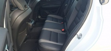 Volvo S60 III 2024 Volvo S60 B5 AWD plus dark benzyna hybryda, zdjęcie 9