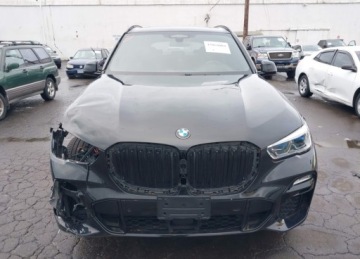 BMW X5 G05 M SUV 4.4 M50i 530KM 2020 BMW X5 M 2020r., M50i, 4.4L, od ubezpieczalni 4.4 Benzyna 530KM, zdjęcie 1