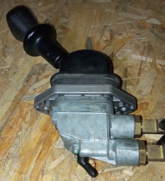 Zawór hamulca ręcznego DAF LF 45 XF95 105