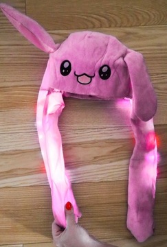 ПЛЮШЕВАЯ ШАПКА С УШАМИ ДВИЖУЩИЙСЯ СВЕТОДИОД ПИКАЧУ Розовый Кролик ПАСХА Горит
