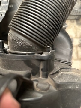 AUDI A3 8P FACELIFT GOLF VI 1.6 8V MPI BSE POUZDRO FILTRU VZDUCHU 1K0129601CJ