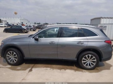 Mercedes GLC C254/X254 2023 Mercedes-Benz GLC 300 4Matic 2023 2.0 Benzyna 255KM, zdjęcie 1