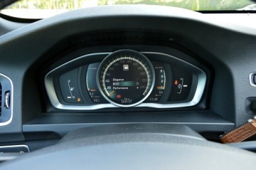 Volvo V60 I Kombi Facelifting 2.0 D2 DRIVE-E 120KM 2018 Volvo V60 LiFT 2,0 Disel Ledy Skóra Klimatronik, zdjęcie 30