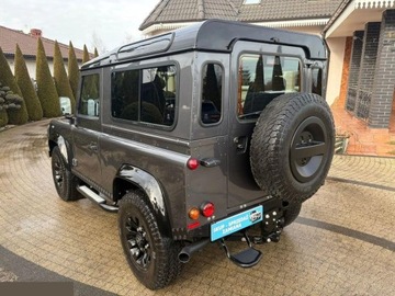 Land Rover Defender III 90 Station Wagon 2.2 TD4 122KM 2016 Land Rover Defender Limited Edition 90 DPF E 122KM 2016r możliwa zamiana, zdjęcie 23