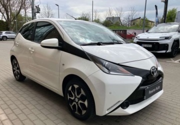 Toyota Aygo II Hatchback 5d 1.0 VVT-i 69KM 2016 Toyota Aygo Toyota Aygo Benzyna 69KM, zdjęcie 9