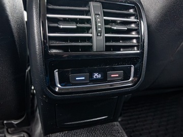 Volkswagen Passat B8 Variant 1.8 TSI BlueMotion Technology 180KM 2015 VOLKSWAGEN Passat 1.8 TSI Combi 180KM 2015, zdjęcie 22