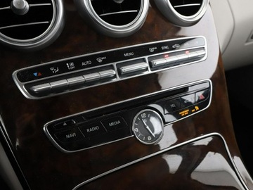 Mercedes Klasa C W205 Limuzyna 180 156KM 2014 Mercedes C 180 automat półskóra jane wnętrze, zdjęcie 26