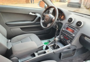 Audi A3 8P Hatchback 3d 2.0 TDI CR 140KM 2009 Audi A3 3-drzwiowe BOSE Tempomat GetHelp 2.0 Diesel 140KM, zdjęcie 9
