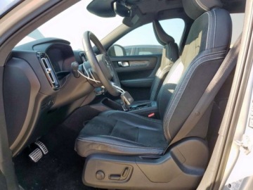 Volvo XC40 Crossover 2.0 T5 247KM 2019 Volvo XC 40 2019 VOLVO XC40 T5 MOMENTUM 2.0 Benzyna 247KM, zdjęcie 6