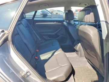 Volkswagen Arteon Fastback 2.0 TSI 272KM 2019 Volkswagen Arteon 2019r., Se, 2L, od ubezpieczalni 2.0 Benzyna 272KM, zdjęcie 8