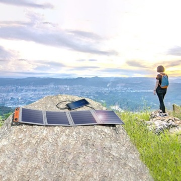 Солнечное зарядное устройство, фотоэлектрическая солнечная панель мощностью 14 Вт.