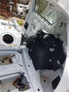 Pas tylny tył wanna błotnik lewy prawy BMW 1 F21