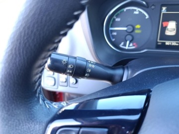 Toyota Yaris III 2017 Toyota Yaris Hybrid 100 Premium EU6 III (2011-2019, zdjęcie 32