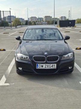 BMW Seria 3 2010 BMW 318i (E90) - benzyna / automat